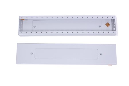 Plinten voor 19" kasten 60cm breed, 2 zijpanelen met kabeldoorvoer