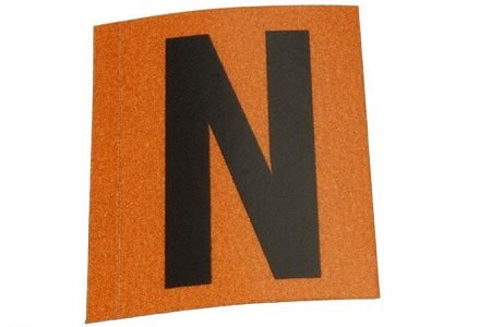 Sticker 'N' (zwart/oranje)